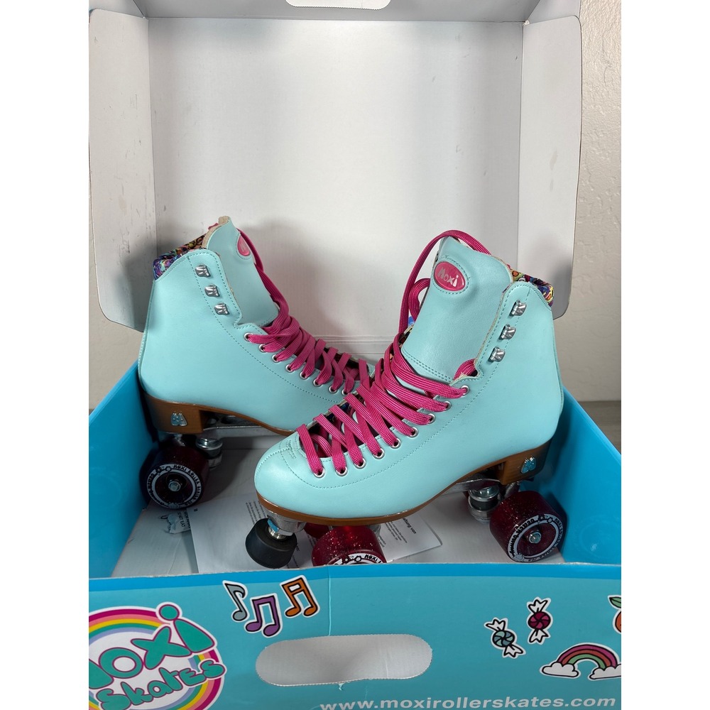 Moxi Skates Beach Bunny Blue Sky Roller Skates Women Size 7 New in Box - Picture 3 of 5